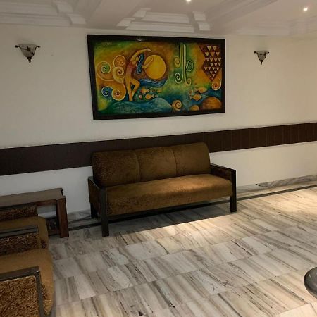 Hotel Raman'S Jagadhri ภายนอก รูปภาพ