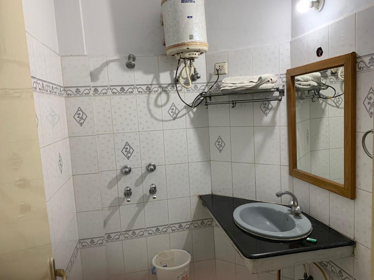 Hotel Raman'S Jagadhri ภายนอก รูปภาพ