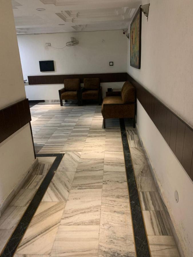 Hotel Raman'S Jagadhri ภายนอก รูปภาพ
