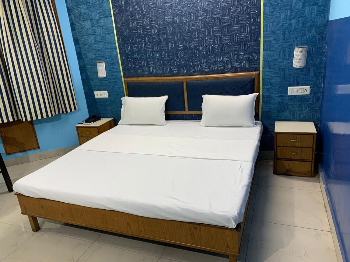 Hotel Raman'S Jagadhri ภายนอก รูปภาพ